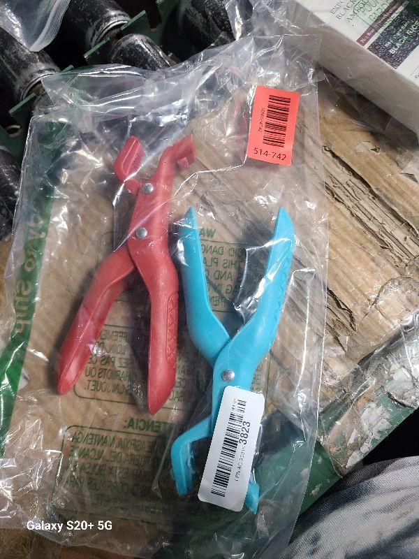 Photo 1 of 2 PCS Hot Plate Grippers, 2025 Upgraded Silicone Clip, Hot Plate Gripper Tongs, For Kitchen, Hot Bowl Dish Plate Gripper Clips Tongs Clamp Holder, Kitchen Silicone Anti Slip Clip