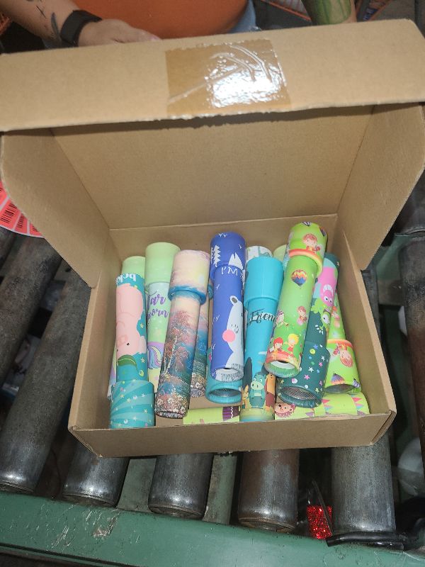 Photo 1 of 15 Pcs Classic Kaleidoscopes Kids Birthday Party Favor Old Fashioned Vintage Educational Toys Stocking Stuffers Goodie Bag Fillers for Classroom School Return Gifts Carnival Prizes (Lovely Style)