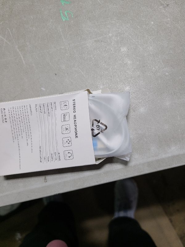 Photo 1 of 2 Pack USB C Headphones for iPhone 17 16 15, Type C Earphones with Microphone & Remote Control Noise Cancelling Wired Earbuds USB C for iPhone 17 16 15 Pro Max, iPad Pro, Galaxy S25 S24 Ultra, Pixel 9