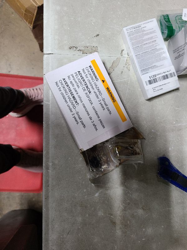 Photo 1 of 12 Pcs Insect in Resin Specimen Bugs Collection Arachnid Resin Paperweights Different Insect Specimen Bug for Kids Scientific Educational Toy, 12 Styles(Scenery)