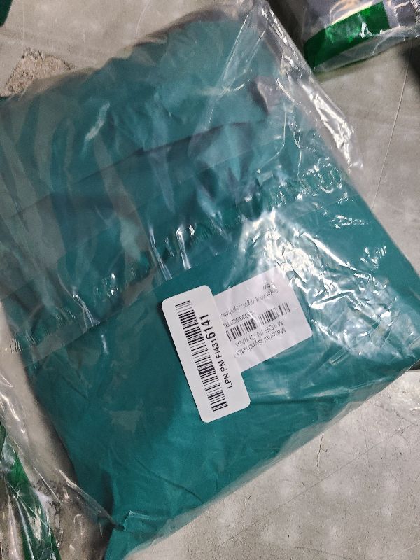 Photo 1 of 1920s Finger Wave Wig Women Black 30s Vintage Flapper Wig Lady Rockabilly Short Curly Wig Halloween Party Cosplay Costume Synthetic Hair + Cap