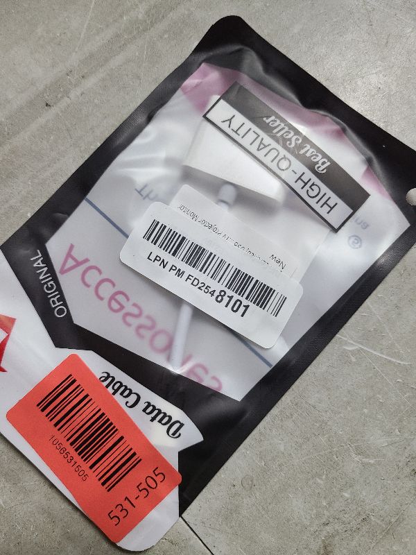 Photo 1 of [MFi Certified] USB C to HDMI Adapter for iPhone 17 16 15 to TV, 4K@60Hz Type-C to HDMI Adapter with 100W Fast Charging Port for iPhone 17/17 Pro/17 Pro Max/Air/16 15 Pro Max to HDTV Projector Monitor