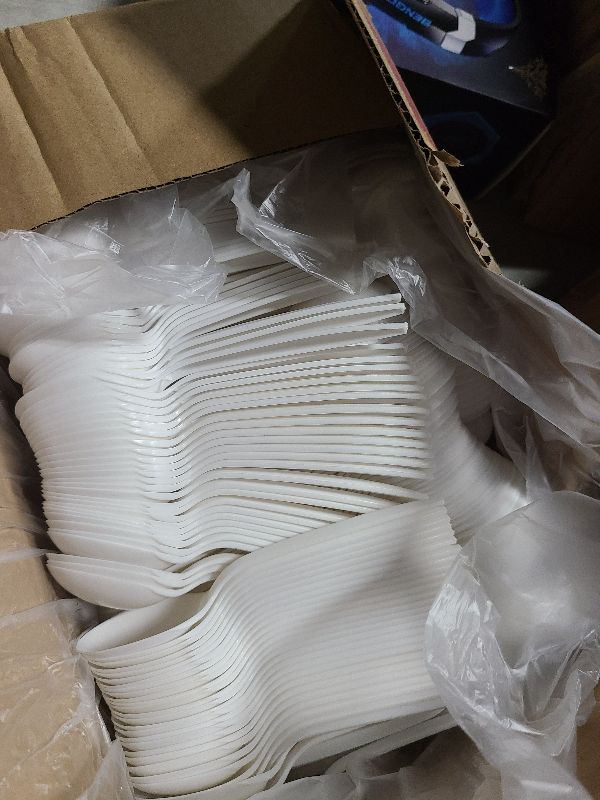 Photo 1 of 1,000 Plastic Disposable Soup Spoons Bulk White Medium Weight Disposable Silverware Plastic Cutlery Spoons