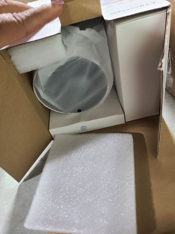 Photo 1 of ?Electric Focus?Magcubic Mini Projector 4K Support, Portable Projector with WiFi 6 and Bluetooth 5.4, Smart Proyector, 5W Soundbase Speaker, 180°Rotation for Home Theater