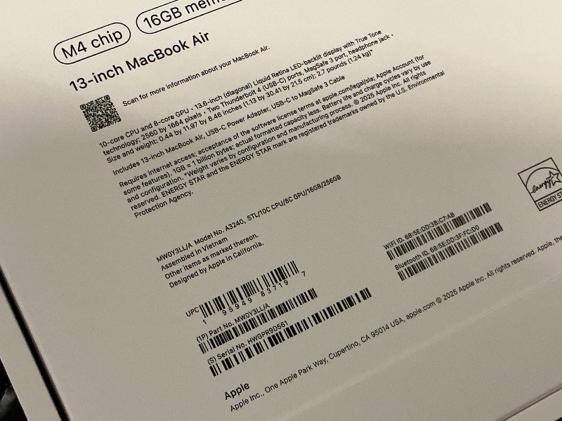 Photo 1 of Apple 2025 MacBook Air 13-inch Laptop with M4 chip: Built for Apple Intelligence, 13.6-inch Liquid Retina Display, 16GB Unified Memory, 256GB SSD Storage, 12MP Center Stage Camera, Touch ID; Starlight