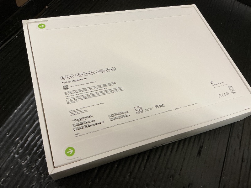 Photo 1 of Apple 2025 MacBook Air 13-inch Laptop with M4 chip: Built for Apple Intelligence, 13.6-inch Liquid Retina Display, 16GB Unified Memory, 256GB SSD Storage, 12MP Center Stage Camera, Touch ID; Starlight