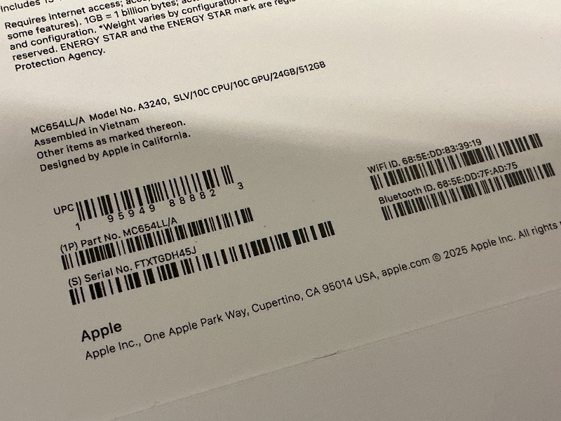 Photo 1 of Apple 2025 MacBook Air 13-inch Laptop with M4 chip: Built for Apple Intelligence, 13.6-inch Liquid Retina Display, 24GB Unified Memory, 512GB SSD Storage, 12MP Center Stage Camera, Touch ID; Silver