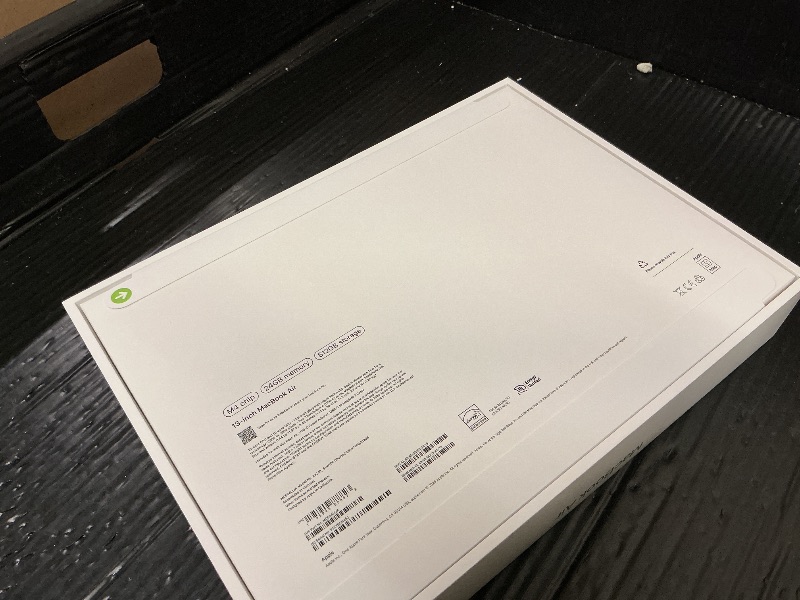 Photo 1 of Apple 2025 MacBook Air 13-inch Laptop with M4 chip: Built for Apple Intelligence, 13.6-inch Liquid Retina Display, 24GB Unified Memory, 512GB SSD Storage, 12MP Center Stage Camera, Touch ID; Silver