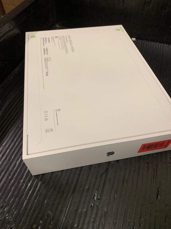 Photo 1 of Apple 2025 MacBook Pro Laptop with M5 chip with 10?core CPU and 10?core GPU: Built for Apple Intelligence, 14.2-inch Liquid Retina XDR Display, 24GB Unified Memory, 1TB SSD Storage; Silver