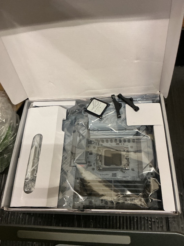 Photo 1 of ASUS ROG Strix X870-A Gaming WiFi AMD AM5 X870 ATX Motherboard 16+2+2 Power Stages, Dynamic OC Switcher, Core Flex, DDR5 AEMP, WiFi 7, 4X M.2, PCIe® 5.0, Q-Release Slim, USB4®, AI OCing & Networking