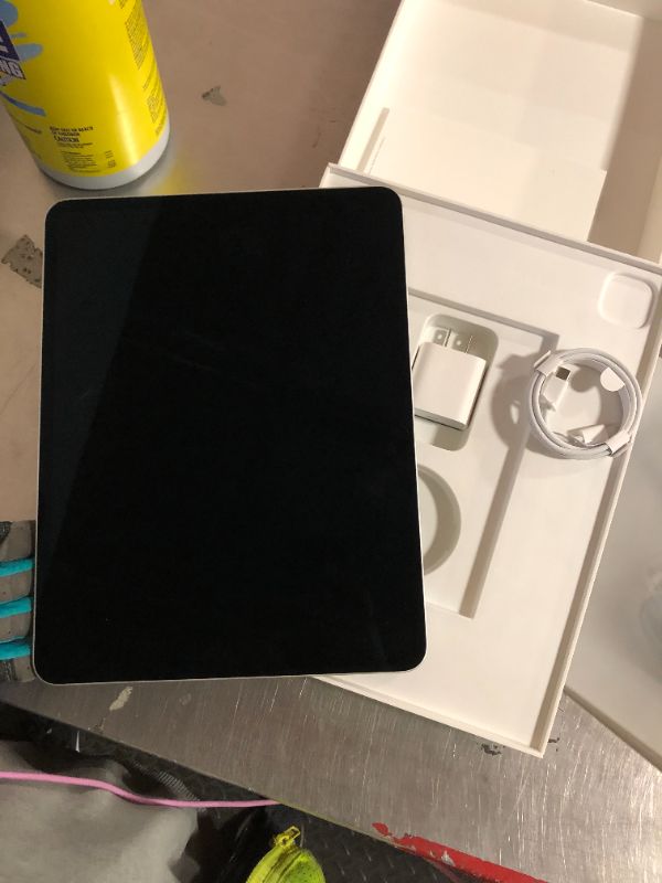 Photo 1 of Apple iPad Pro 13-inch (M5): Ultra Retina XDR Display, 256GB, Landscape 12MP Front Camera/12MP Back Camera, LiDAR Scanner, Wi-Fi 7 with Apple N1, Face ID, All-Day Battery Life — Silver