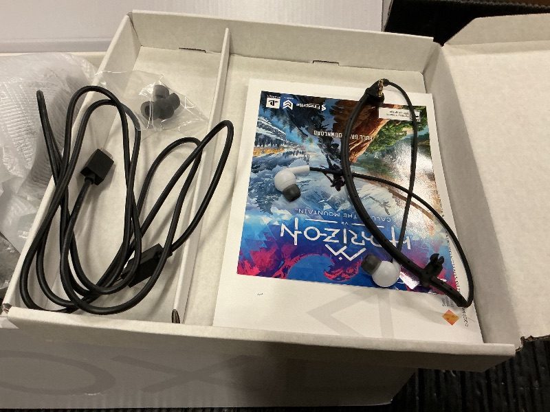 Photo 1 of PlayStation VR2 Horizon Call of The Mountain™ Bundle (PSVR2)