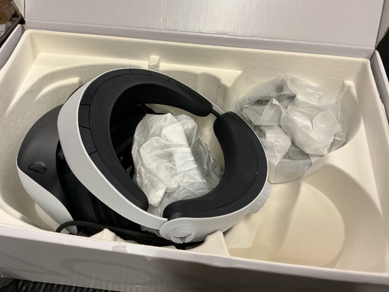 Photo 1 of PlayStation VR2 Horizon Call of The Mountain™ Bundle (PSVR2)