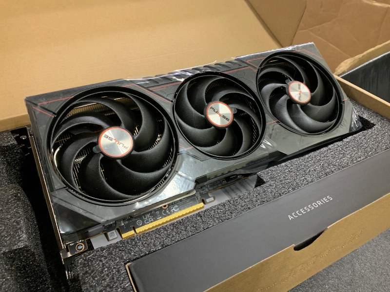 Photo 1 of Sapphire Pulse AMD Radeon™ RX 9070 XT Gaming 16GB Dual HDMI/Dual DP