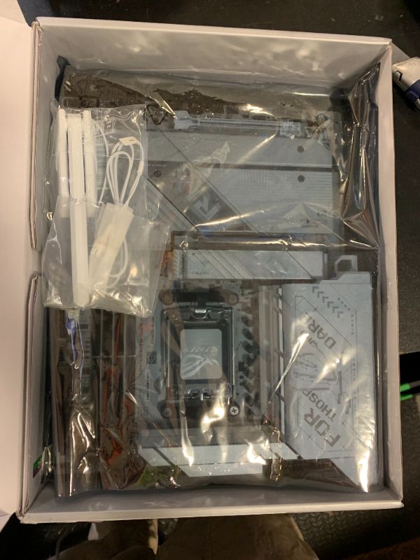 Photo 1 of ASUS ROG Strix X870-A Gaming WiFi AMD AM5 X870 ATX Motherboard 16+2+2 Power Stages, Dynamic OC Switcher, Core Flex, DDR5 AEMP, WiFi 7, 4X M.2, PCIe® 5.0, Q-Release Slim, USB4®, AI OCing & Networking