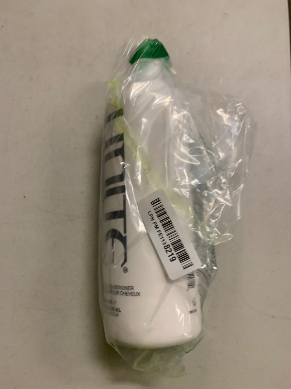 Photo 2 of UNITE Hair - 7SECONDS Conditioner – Moisture-Enriched, Color-Safe Professional Conditioner – Hydrates, Detangles, Protects from UV & Heat Damage, Enhances Shine, Paraben-Free & Sulfate-Free, 33 Fl Oz