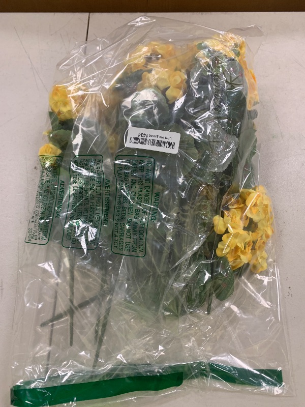 Photo 1 of Uqueeten Plastic Flowers for Outdoors Home Decor Fake Plants Artificial Flowers Artificial Geraniums Outdoor Fake Flowers Silk Bouquet, Fall Decor for Interior Porch Garden Decor14.4(Yellow) 8PCS