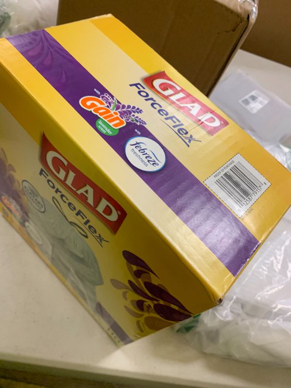Photo 1 of Glad ForceFlex Tall Kitchen Trash Bags, 13 Gallon, Gain Lavender, 110 Count (Package May Vary)