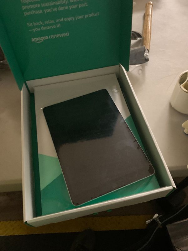 Photo 1 of Apple 2021 iPad (10.2-inch, Wi-Fi, 256GB) - Silver (Renewed Premium)