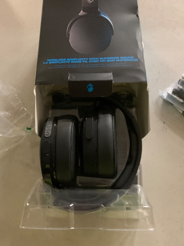 Photo 1 of Skullcandy Hesh Evo Wireless Over-Ear Bluetooth Headphones, Noise Isolating, Up to 36 Hours Battery, Foldable Lightweight Design, Microphone for iPhone Android - True Black