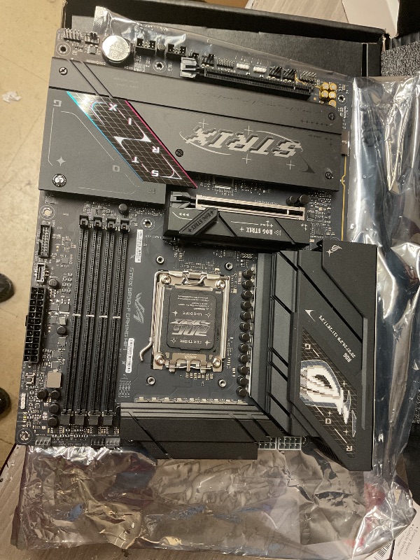 Photo 1 of SEE NOTES AND PICTURES…ASUS ROG Strix B850-F Gaming WiFi AMD AM5 B850-F ATX Motherboard 16+2+2 Power Stages, AI PC, DDR5 AEMP, WiFi 7, 4X M.2, PCIe® 5.0, Total Support of 19 USB, 20Gbps Type-C®, AI Networking II, Aura Sync