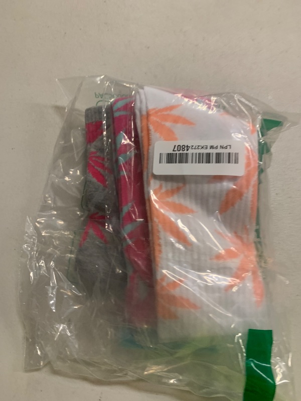Photo 1 of 4 Pairs Pack Marijuana Weed Leaf Printed Cotton Athletic Sports High Crew Socks for Women Men (E-4 pairs)