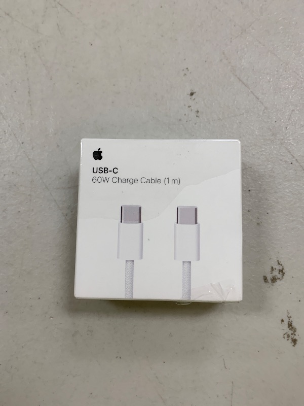Photo 1 of Apple 60W USB-C to USB-C Woven Charge Cable (1 m): Fast and Convenient Charging
