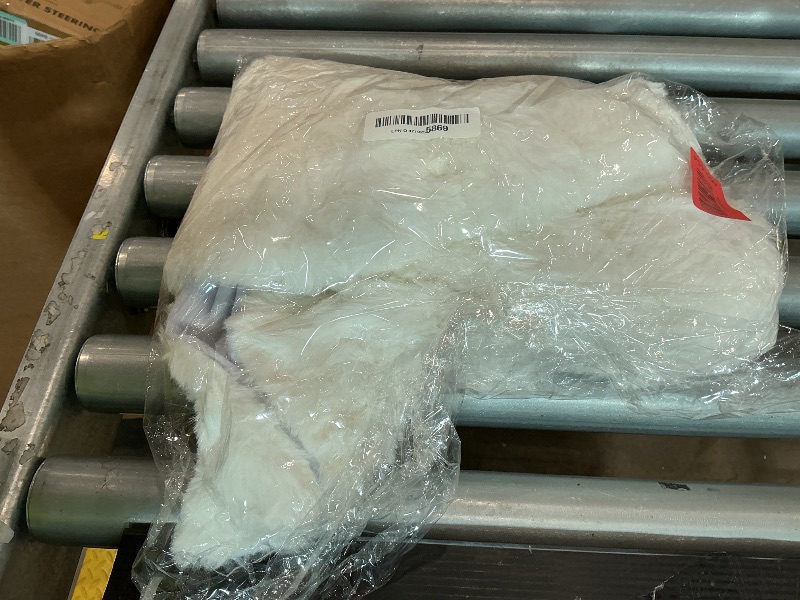 Photo 1 of *MINOR DAMAGE - USED*
Christmas Tree Skirt, 60 Inch Christmas Decorations Tree Skirt, Faux Fur White Soft Long Thick Velvet Tree Rug, Large Vintage Tree Base Cover Round Mat for Merry Christmas Holiday Party