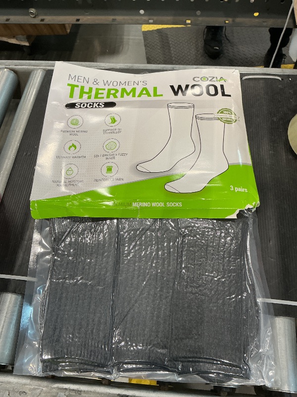 Photo 1 of ** FACTORY SEALED**
COZIA Merino Wool Socks Casual Warm Socks for Winter Cozy Boot Socks for Men & Women Black ML