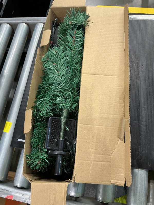 Photo 2 of 4PCS Solar Christmas Tree Garden Stake Lights Waterproof Christmas Decorations Tree Lights Outdoor Xmas Tree Light Christmas décor Pathway Lights Patio Yard?4PCS?