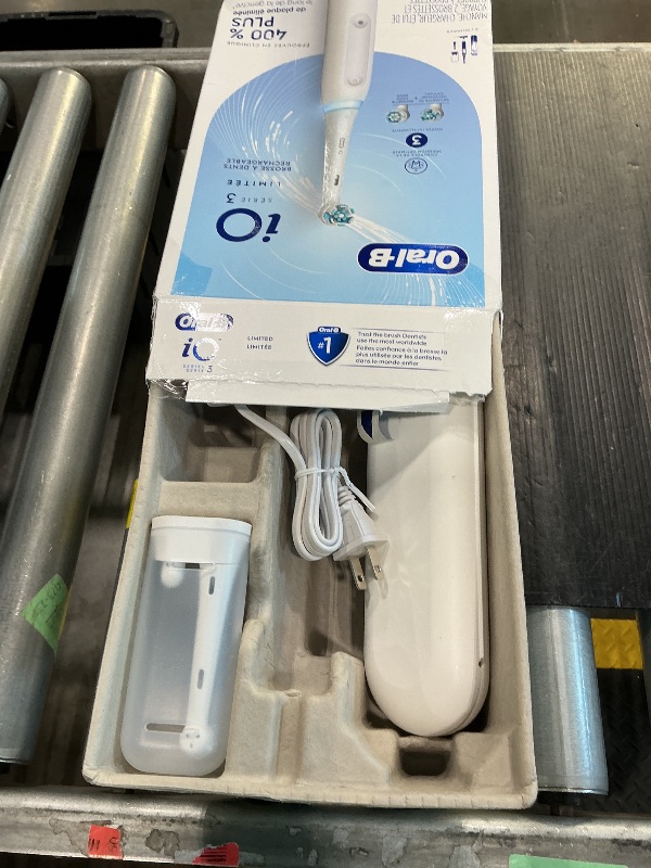 Photo 1 of *UNTESTED*
Oral-B iO Deep Clean Rechargeable Electric Powered Toothbrush, White with iO Series 3 Limited, 2 Brush Heads and Travel Case - Pressure Sensor to Protect Gums - 3 Cleaning Settings - 2 Minute Timer