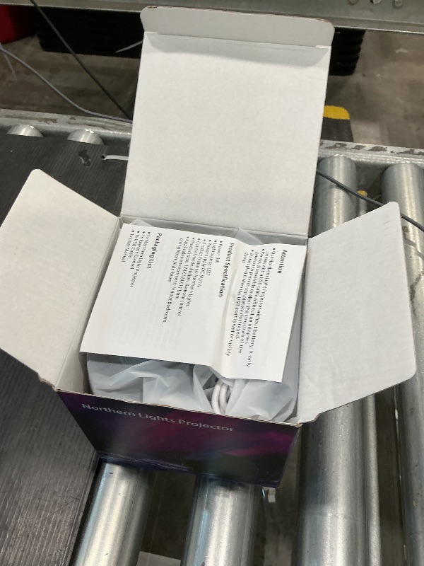 Photo 1 of *UNTESTED*
Northern Lights Projector, LED Night Light Aurora Projector with Timer and Remote, Room Decor, Gifts for Kids, Adults, Christmas, Birthday