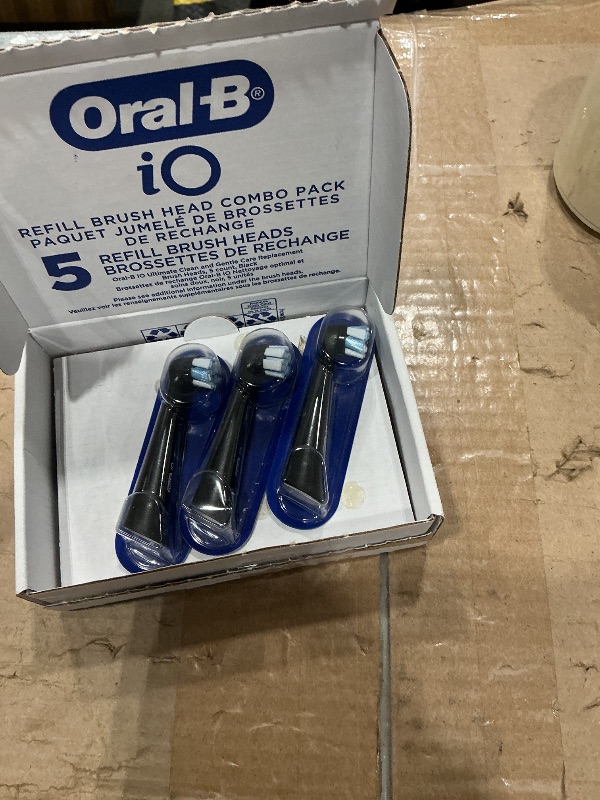View 3 of **MISSING PARTS**ONLY 3**
Oral-B iO Ultimate Clean Replacement Brush Heads, 5 Count, 4 Ultimate Clean + 1 Gum & Sensitive Black