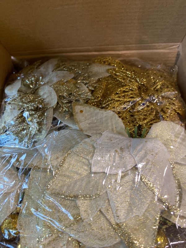 View 3 of *USED*
Floweroyal 30pcs Poinsettia Artificial Christmas Flowers Decorations with Clips and Berry Stems Glitter Ornaments for Christmas Tree Wreath Fireplace Stairs Decor (Gold-3 Styles)