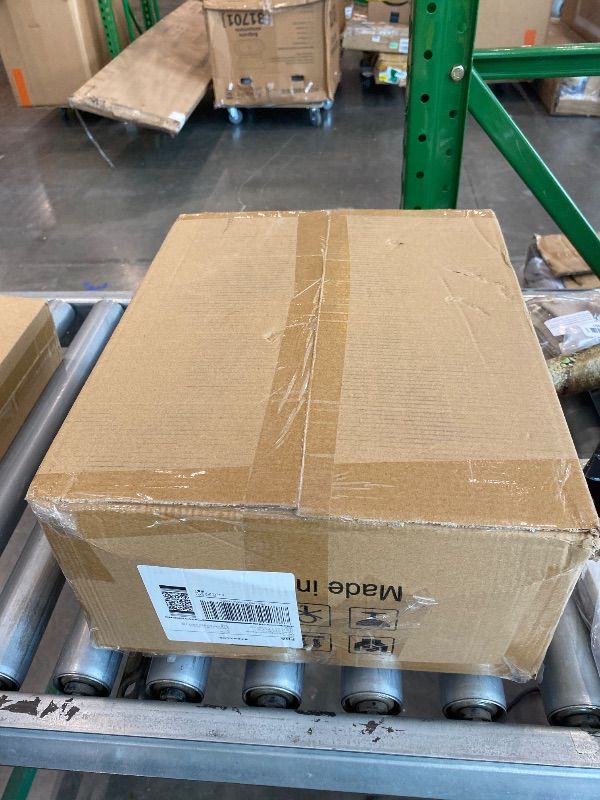 Photo 1 of *USED*
Mavivegue Portable Closet Wardrobe, Clothes Organizer with 4 Hanging Rods, Non-Woven Fabric Cover, Large Capacity Storage for Bedroom and Living Room,Gray, 67" W x 17" D x 67" H