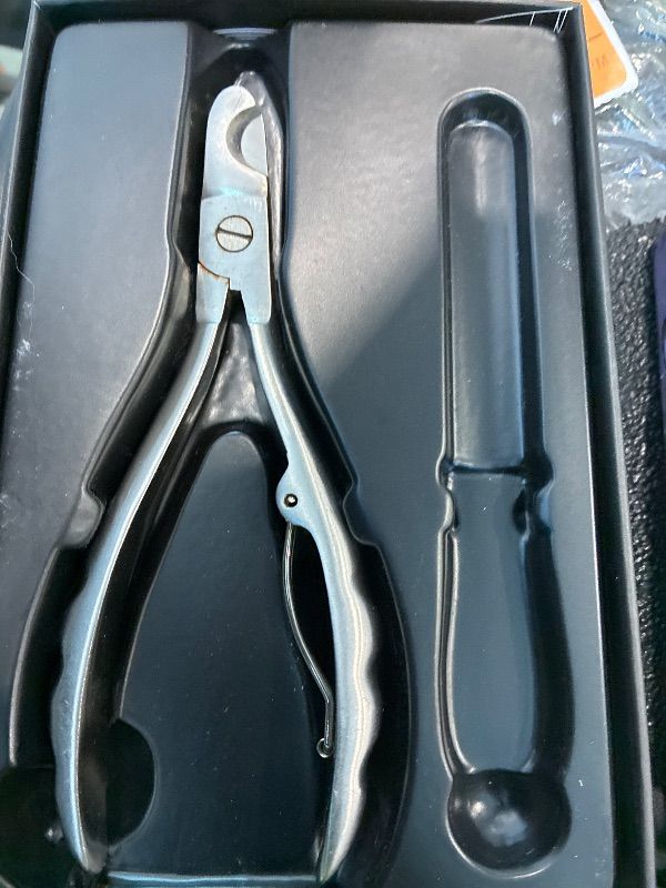 Photo 1 of ***MISSING NAIL FILE*** Gobeigo Upgrade Wide Open Dog Nail Clippers for Large Dogs Cut Like Butter, Heavy Duty Dog Nail Trimmer Full Metal Razor Sharp Professional for All Dogs Cats with Thick Toenail