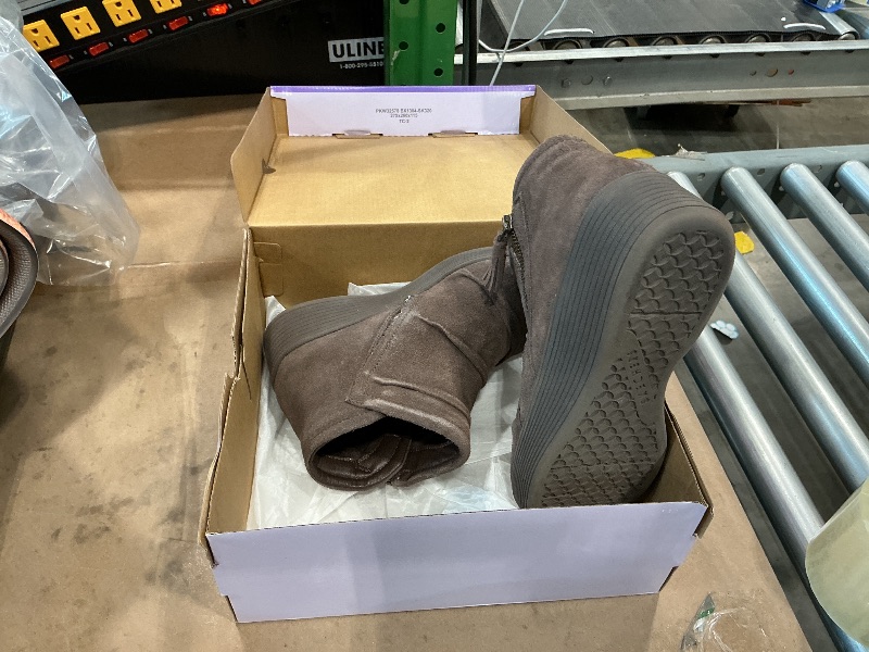 Photo 1 of *MINOR DAMAGE - USED*
Skechers Women's PARALLEL LITE, Ruched side zip boot with Air-Cooled Memory Foam, Chocolate, 7M