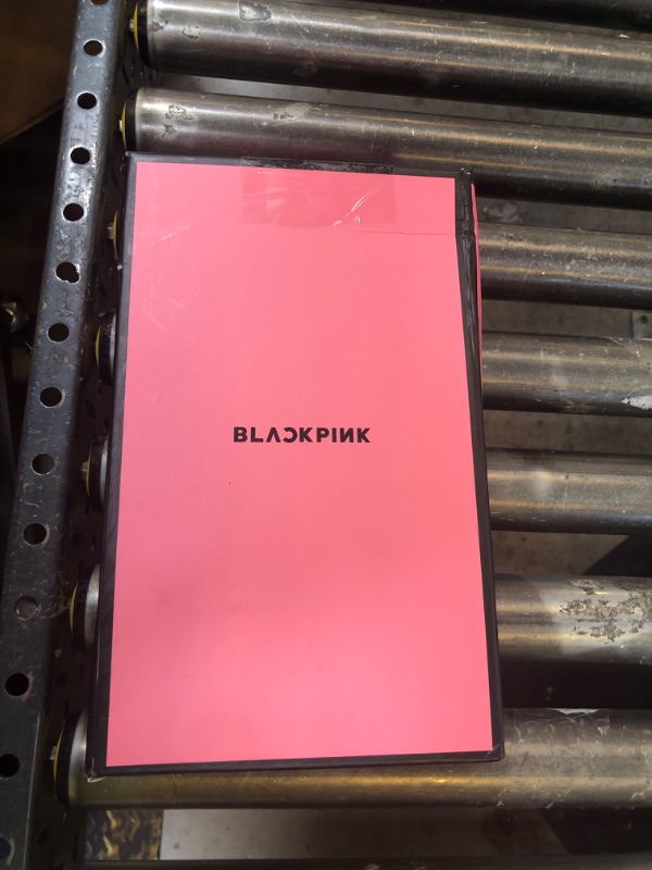 Photo 1 of KPOPINTOUCH Blackpink Official Fan Light Stick Version 2 Cheering Lightstick for K-Pop Idol Concert Lightup Lighting Party Supplies