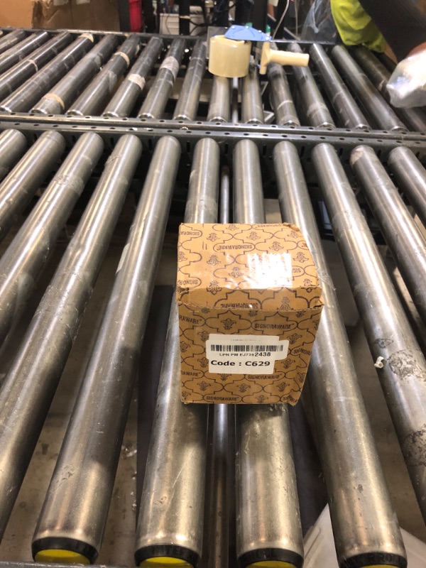 Photo 1 of SIGNORA WARE Spice Jars with Lids - 8 oz Refillable Empty Airtight Spice/Seasoning Containers Set -2 in 1 Pour/Sift Shaker Lids Clear Plastic Spice/Seasoning Organizer Kitchen/Travel 2 pk