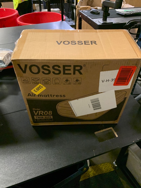 Photo 1 of VOSSER Twin Air Mattress with Built-in Pump,Fast & Easy Inflation/Deflation Inflatable Mattress, Foldable Blow Up Mattress with Storage Bag, Inflatable Bed for Home, Camping & Guests