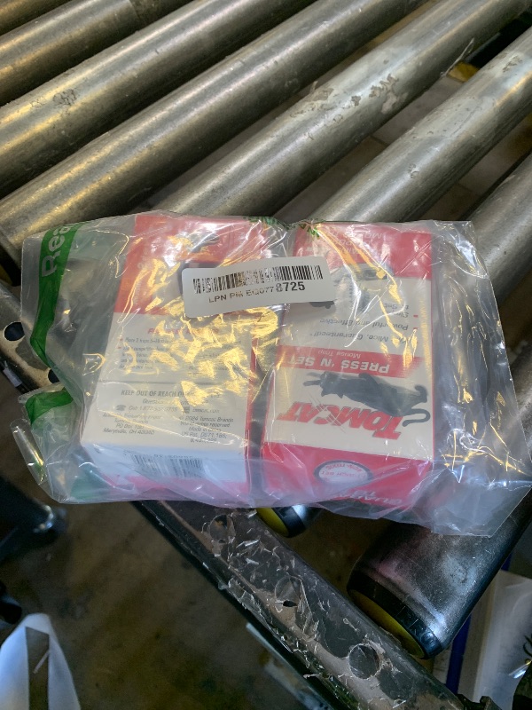 Photo 1 of Tomcat Press 'N Set Mouse Trap, 2-Pack(2Pack 4 Traps total)