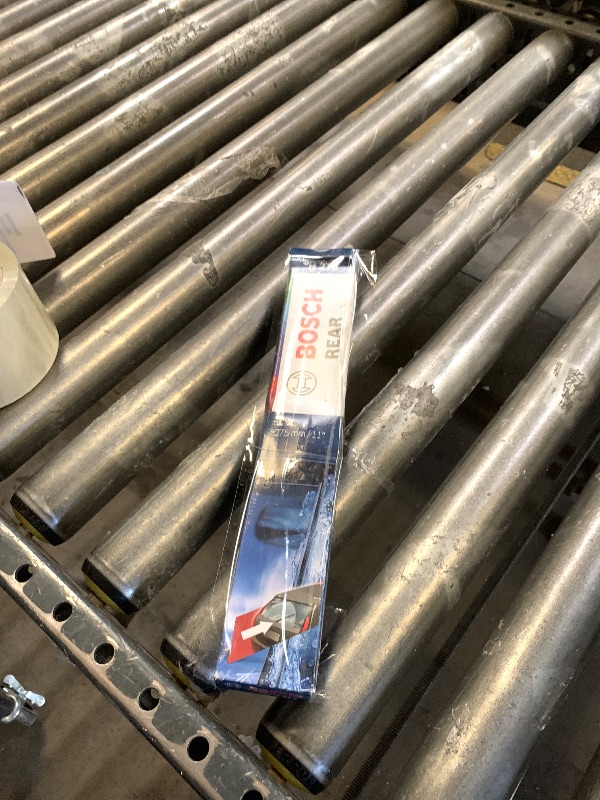 Photo 1 of BOSCH H275 Rear Wiper Blade; 11" - Single