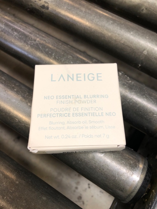 Photo 1 of LANEIGE Neo Blurring Powder: Korean Oil-Control Compact with Pore Blurring, Smoothing Finish & Travel-Friendly, No-Spill Packaging