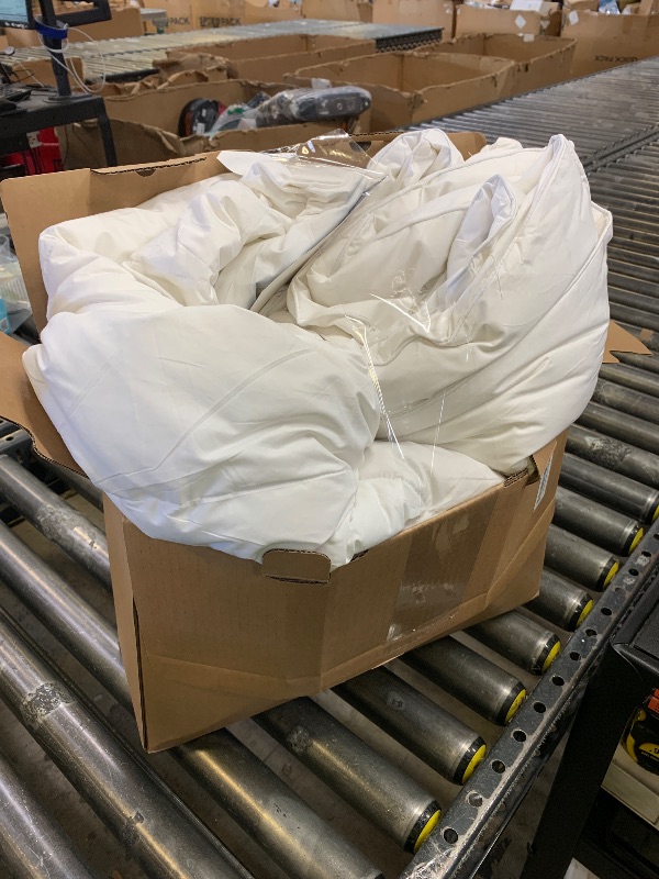 Photo 1 of Serta Goose Feather Down Fiber Cotton Comforter Queen Size - 100% Cotton Duvet Insert - Hotel Luxury Hypoallergenic Bedding Comforter All Season Medium Warmth 90 x 90 Inch White