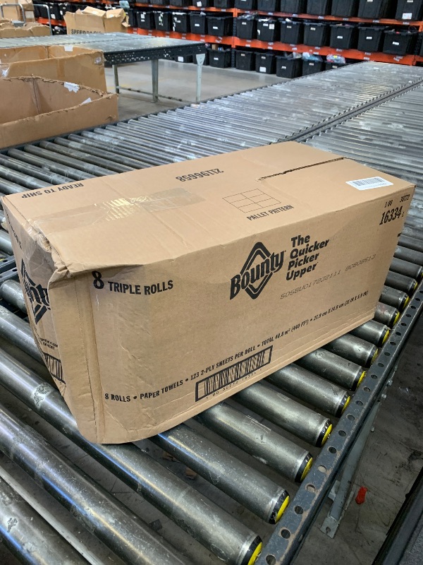 Photo 1 of Bounty Select-A-Size Paper Towels, White, 8 Triple Rolls = 24 Regular Rolls