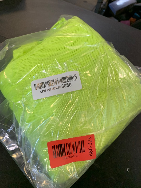 Photo 1 of Sintege 12 Pcs Soccer Pinnies Pennies Jersey Scrimmage Vest Sports Practice Jersey Mesh Basketball Vest for Youth Adult Kids(Medium,Green)