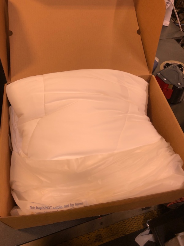 Photo 1 of REST® Evercool® Cooling Comforter, Full/Queen, Blanket for Hot Sleepers, All Season Bedding to Keep Cool for Night Sweats, Breathable Lightweight Blanket, 90"x90" Inches, Arctic White