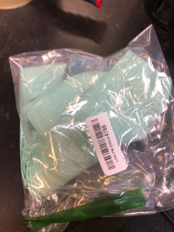 Photo 1 of E-Cloth Microfiber Cleaning Cloth Glass Kit - Microfiber Towel Window Cleaning Kit - Microfiber Towels for Cars, Windows, Mirrors, & More - Winter Green