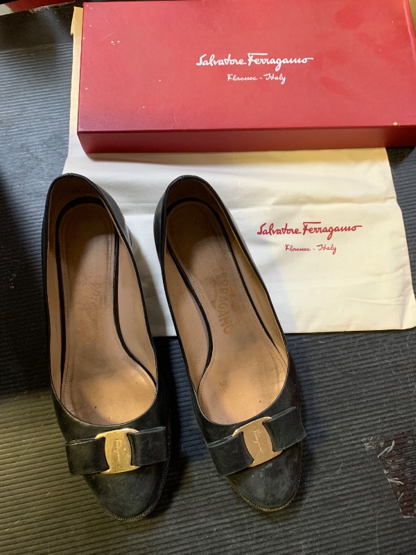 Photo 1 of Use Salvatore Ferragamo Vara Black Patent Bow Shoes 
** Unknown Size***