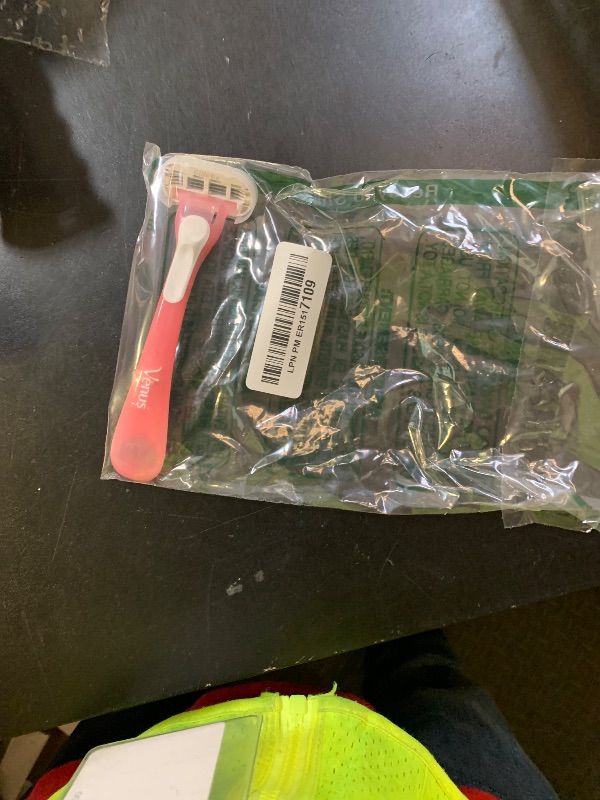 Photo 1 of Gillette Venus Sensitive Women's Disposable Razors - Single Package of 3 Razors